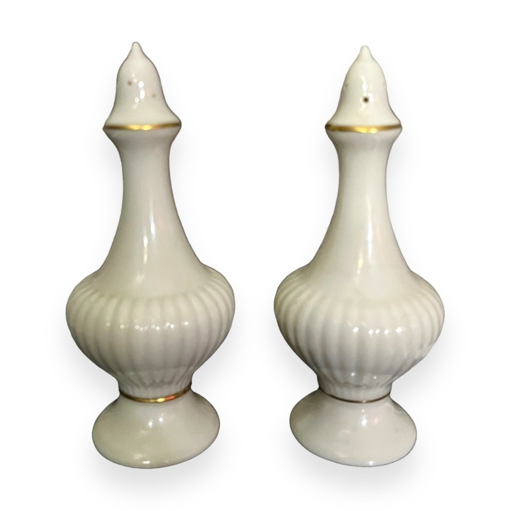 Lenox‎ Vintage Salt and Pepper Shakers Made in USA Cream and Gold Detail